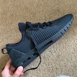 MENS under armor HOVR SLK EVO sportstyle shoe